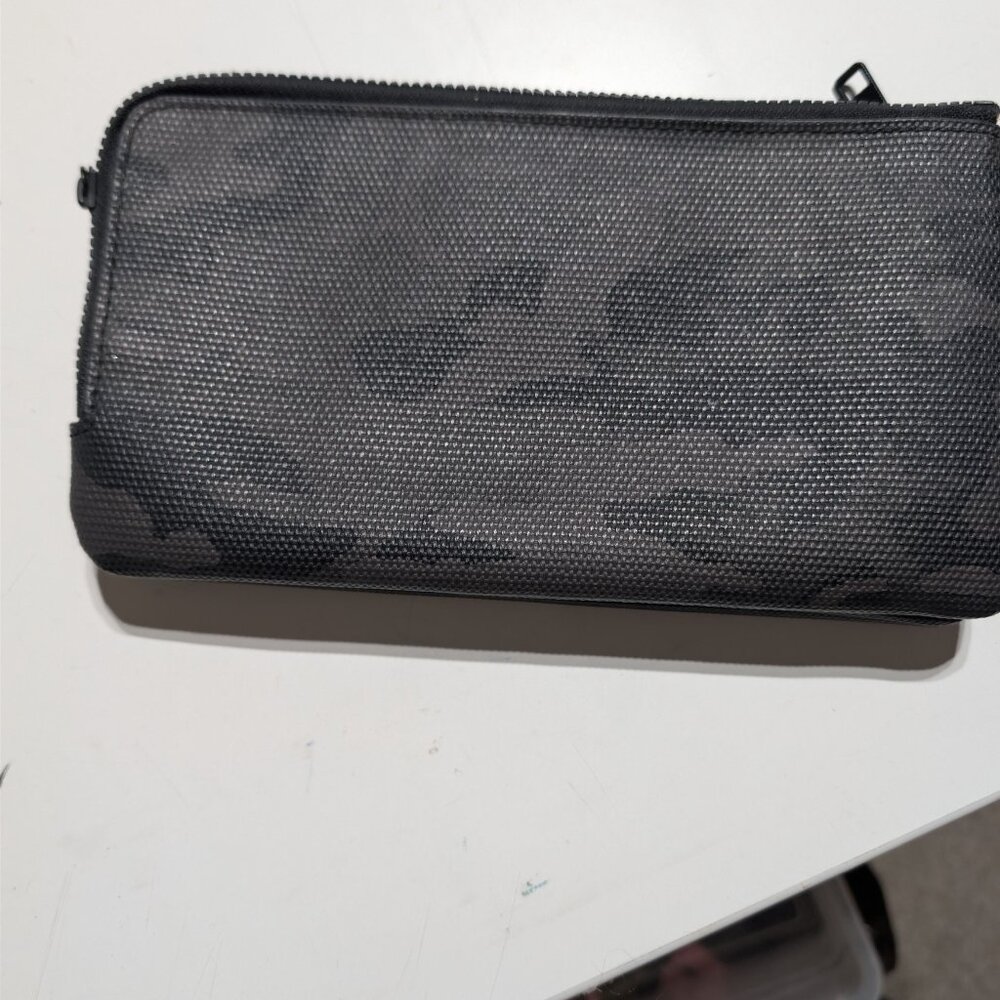 Lululemon Double Up Pouch Incognito Camo Multi Gray/Black - Picture 3 of 8